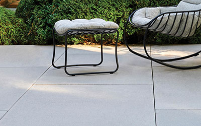 wnetrze-ogrodowe-strefa-spa-i-relaksu-nawierzchnia-ceramiczna wnetrze-ogrodowe-strefa-spa-i-relaksu-nawierzchnia-ceramiczna